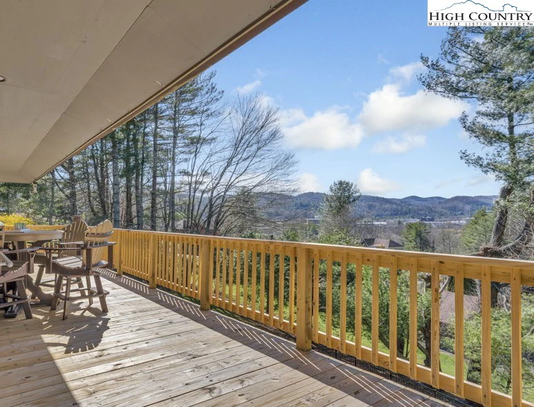 Image number 19 for the current listing