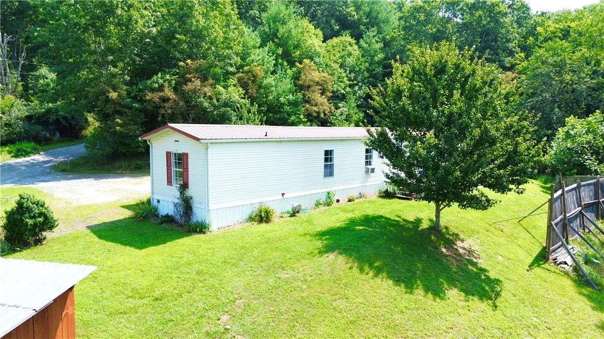 Image number 17 for the current listing