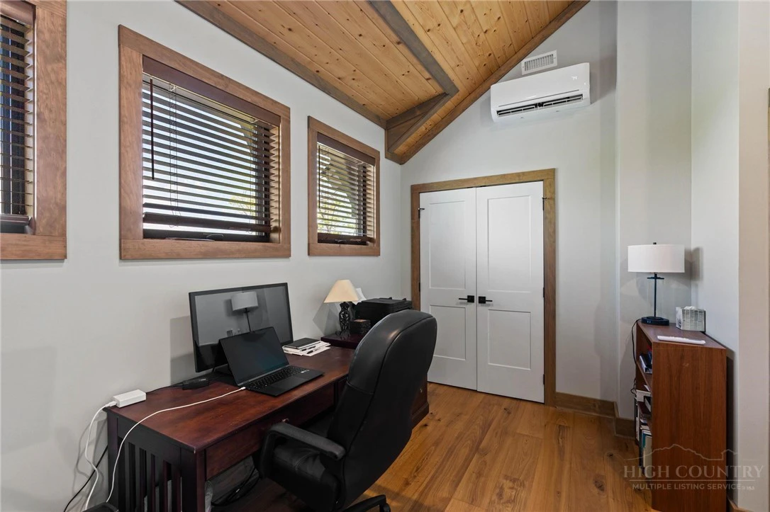 Image number 12 for the current listing