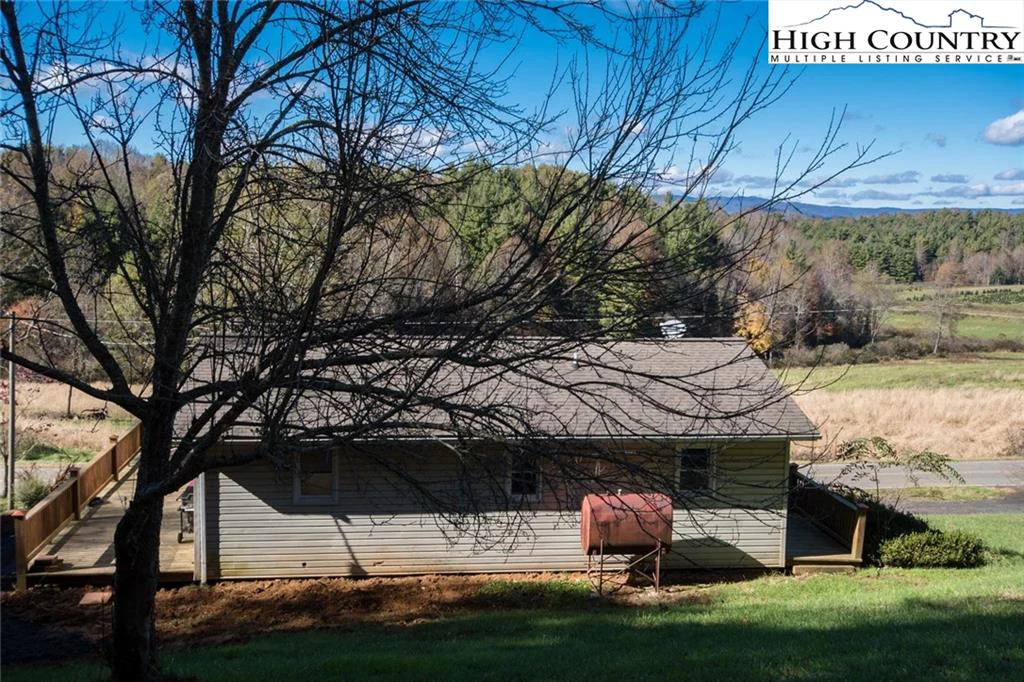 Image number 19 for the current listing