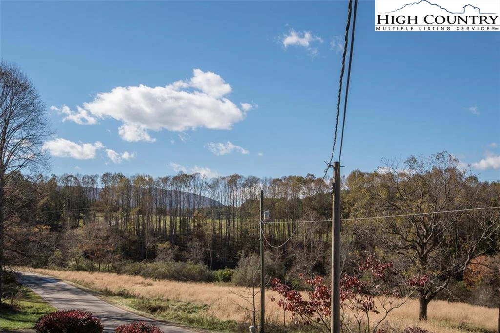 Image number 17 for the current listing