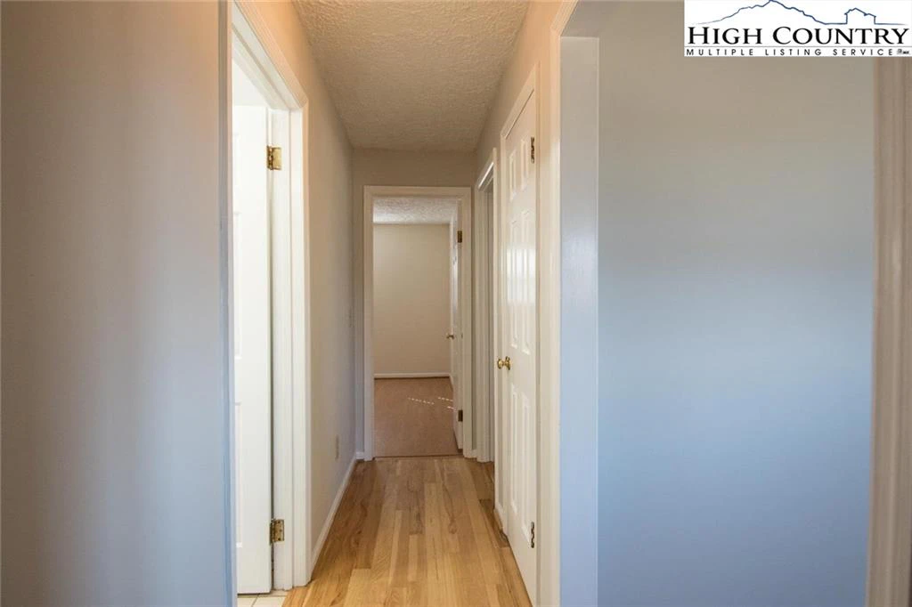 Image number 6 for the current listing