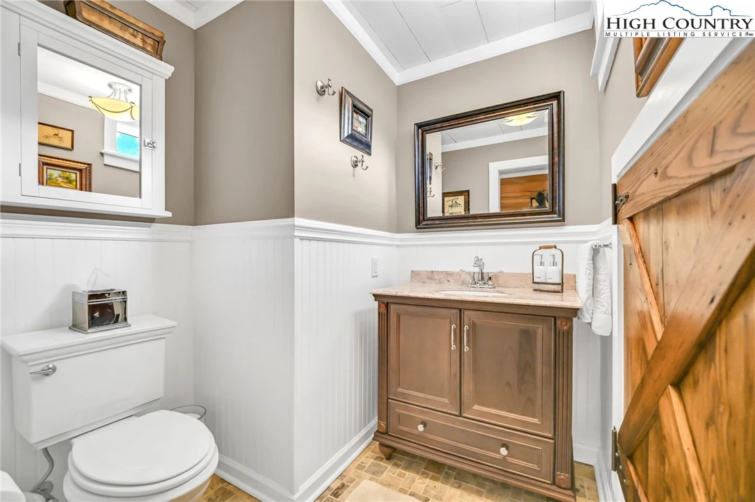 Image number 13 for the current listing