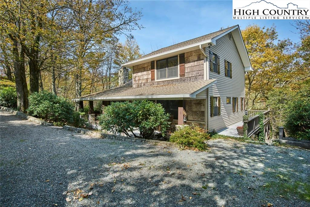 Image number 1 for the current listing