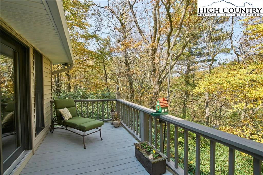 Image number 3 for the current listing