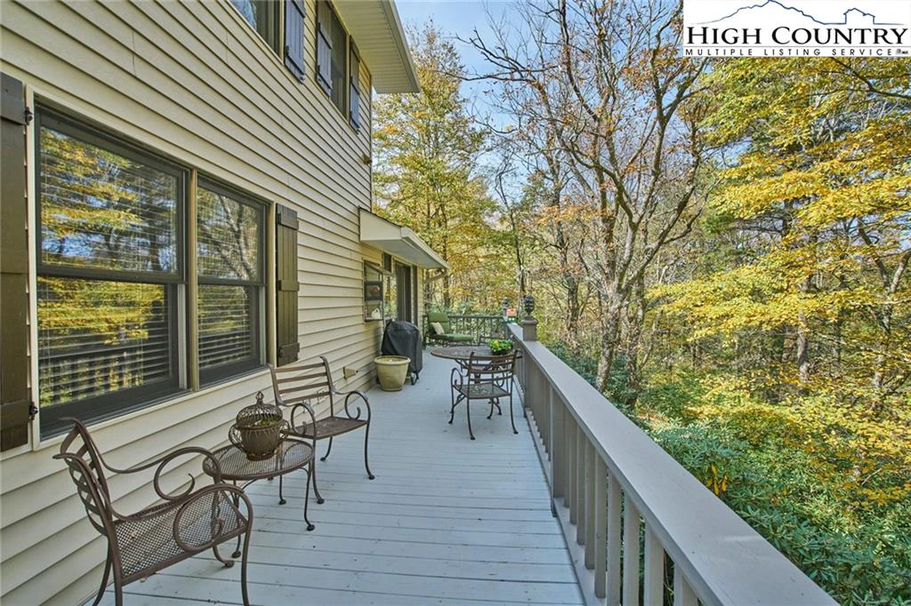 Image number 4 for the current listing