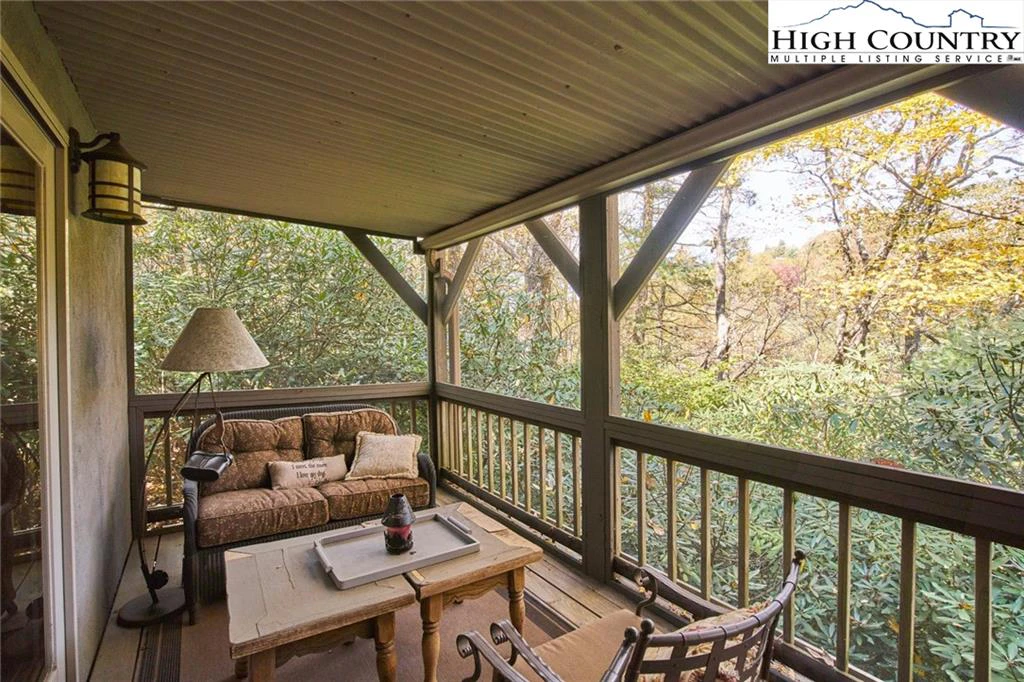 Image number 17 for the current listing