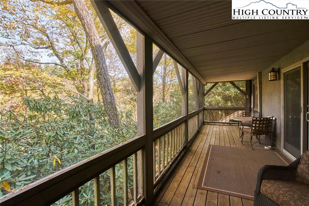 Image number 18 for the current listing