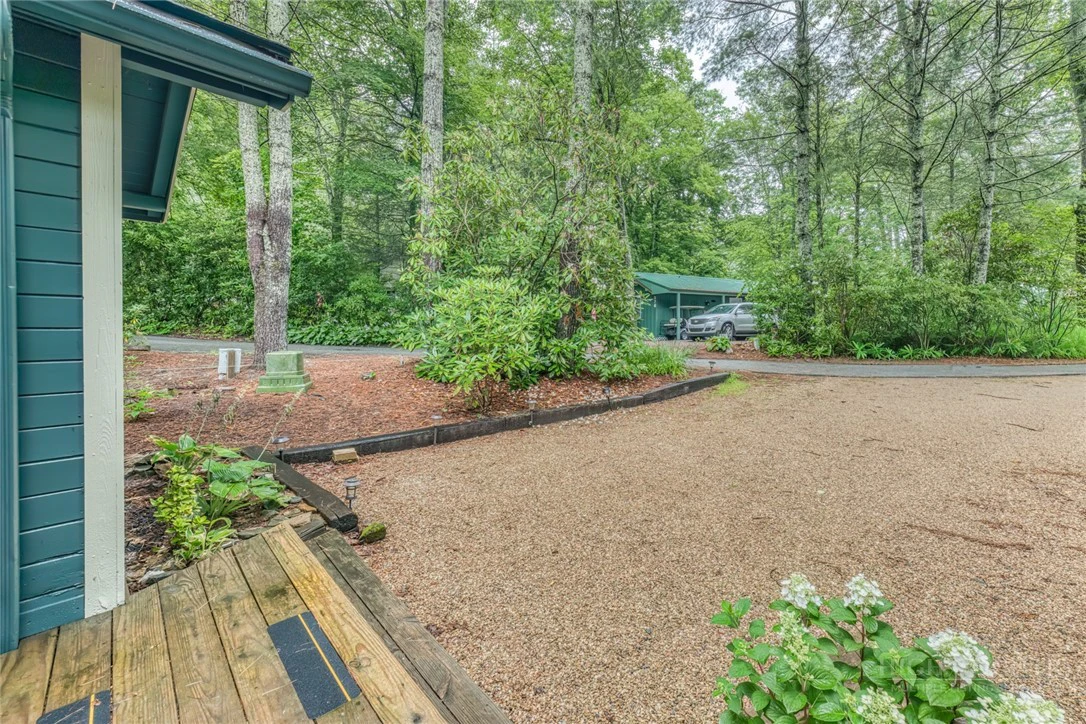 Image number 2 for the current listing