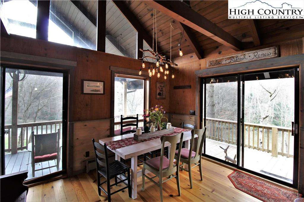 Image number 17 for the current listing