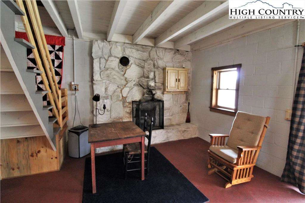 Image number 8 for the current listing