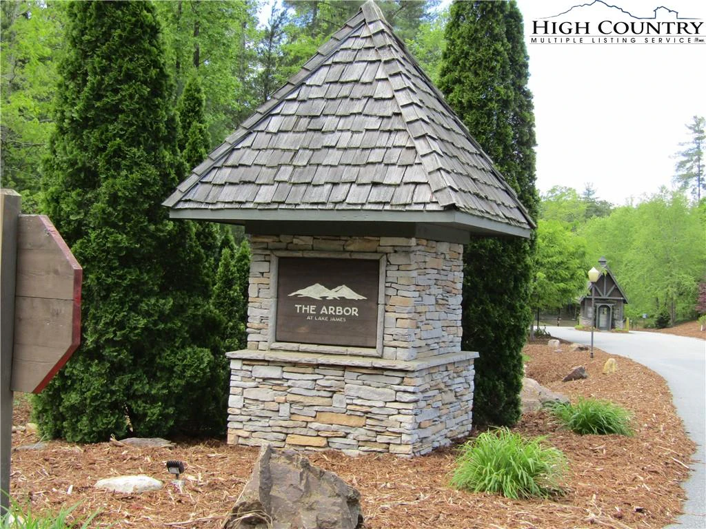 Image number 15 for the current listing