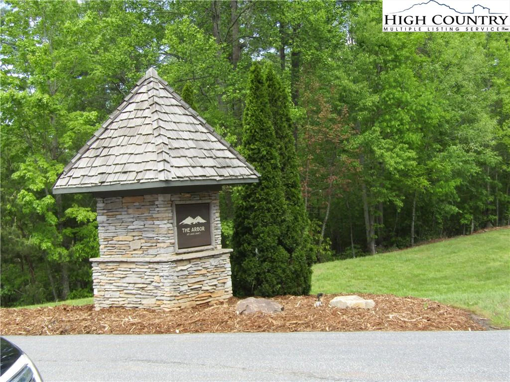 Image number 18 for the current listing