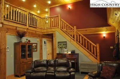 Image number 10 for the current listing