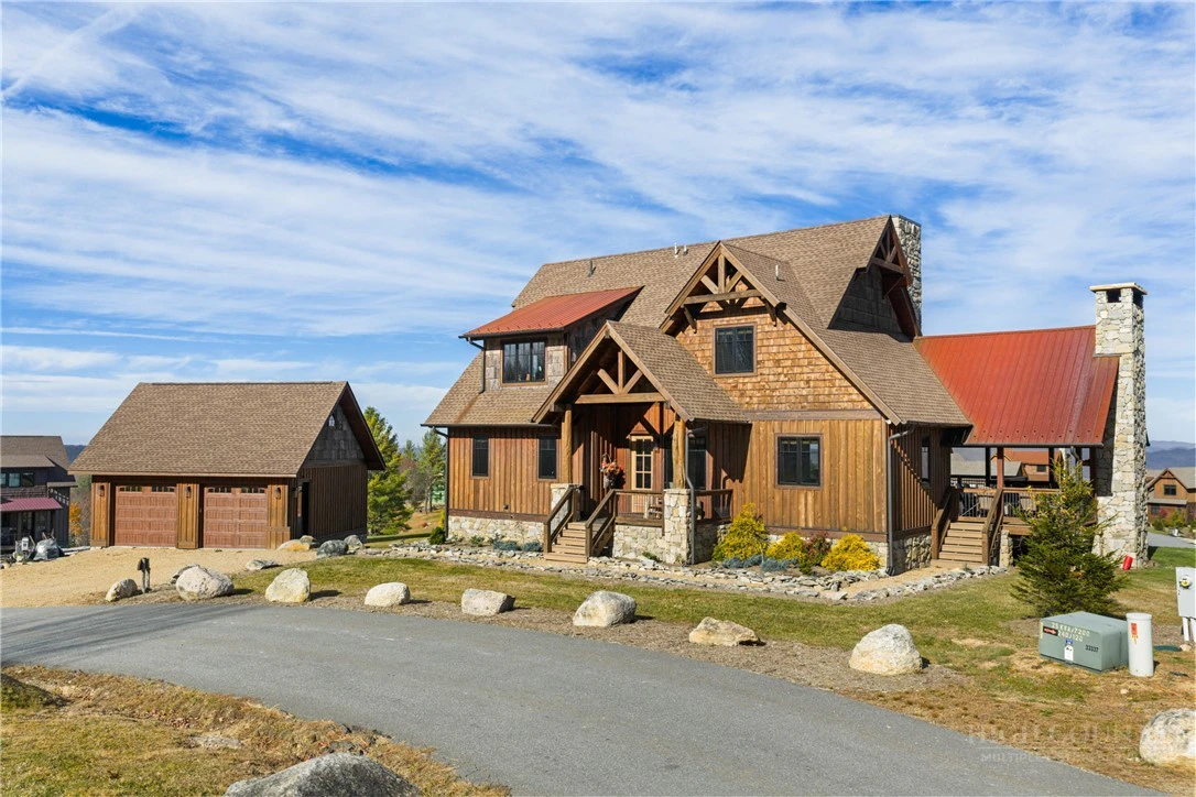 Image number 1 for the current listing