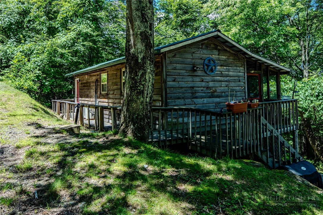 Image number 2 for the current listing