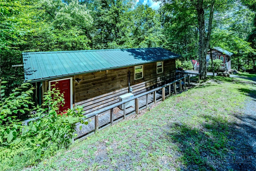 Image number 1 for the current listing