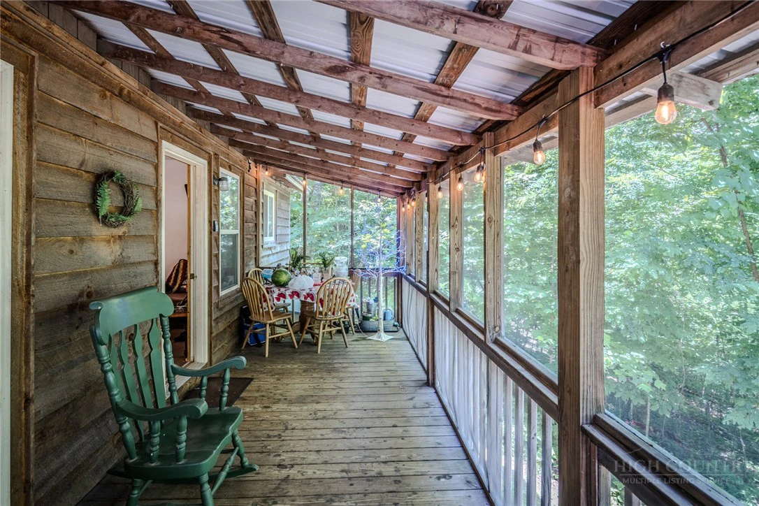 Image number 6 for the current listing