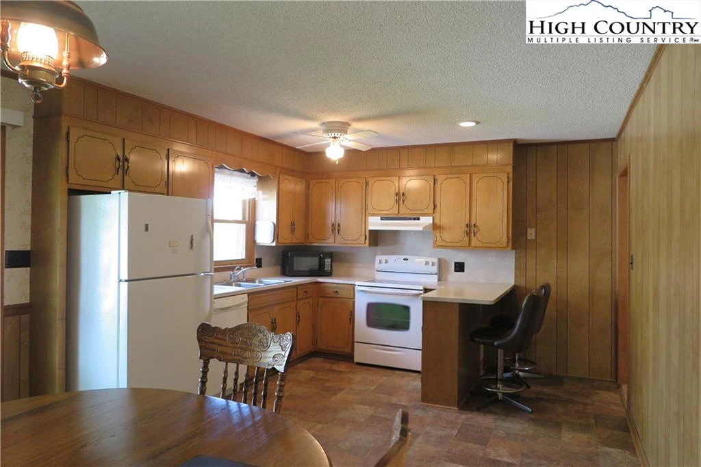 Image number 4 for the current listing
