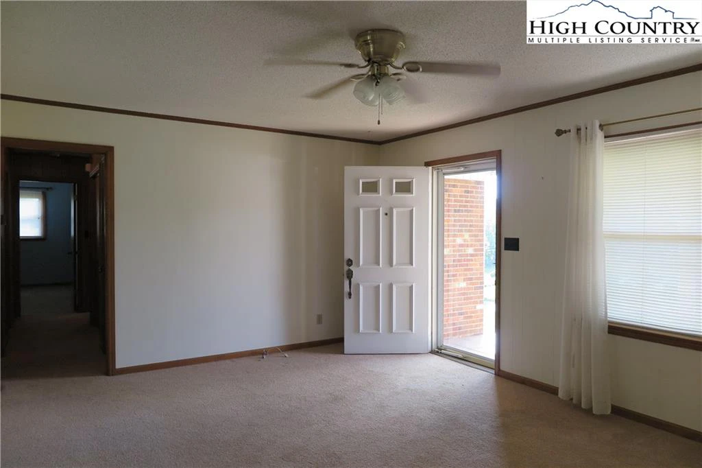 Image number 6 for the current listing