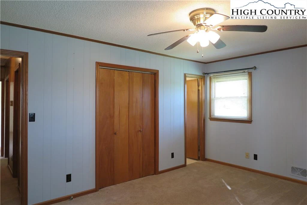Image number 7 for the current listing