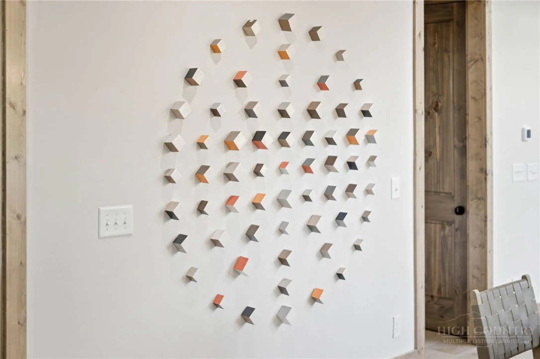 Image number 9 for the current listing
