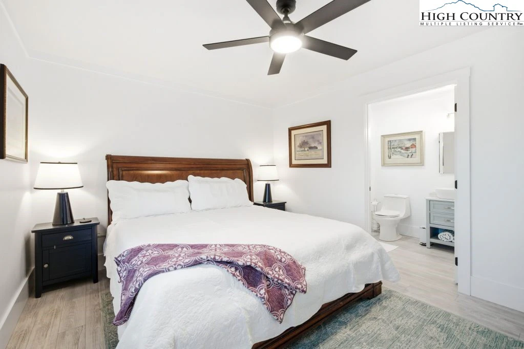 Image number 11 for the current listing