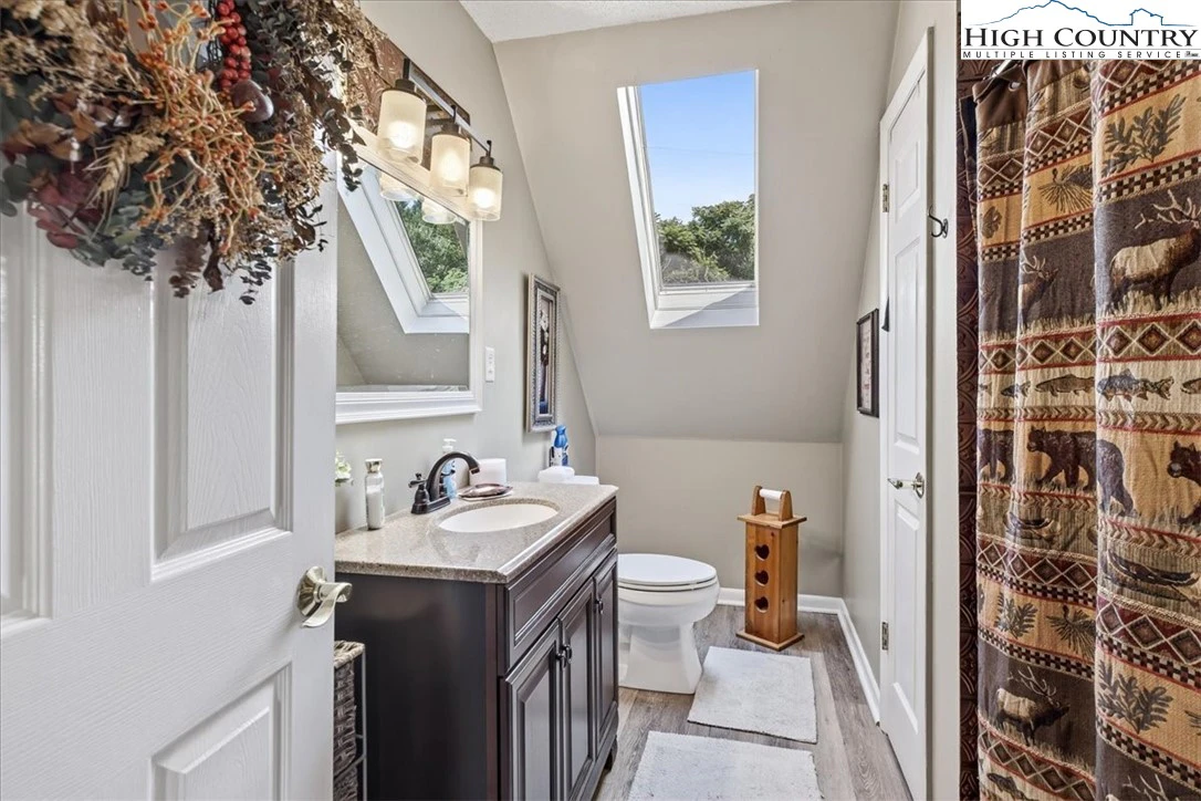 Image number 5 for the current listing
