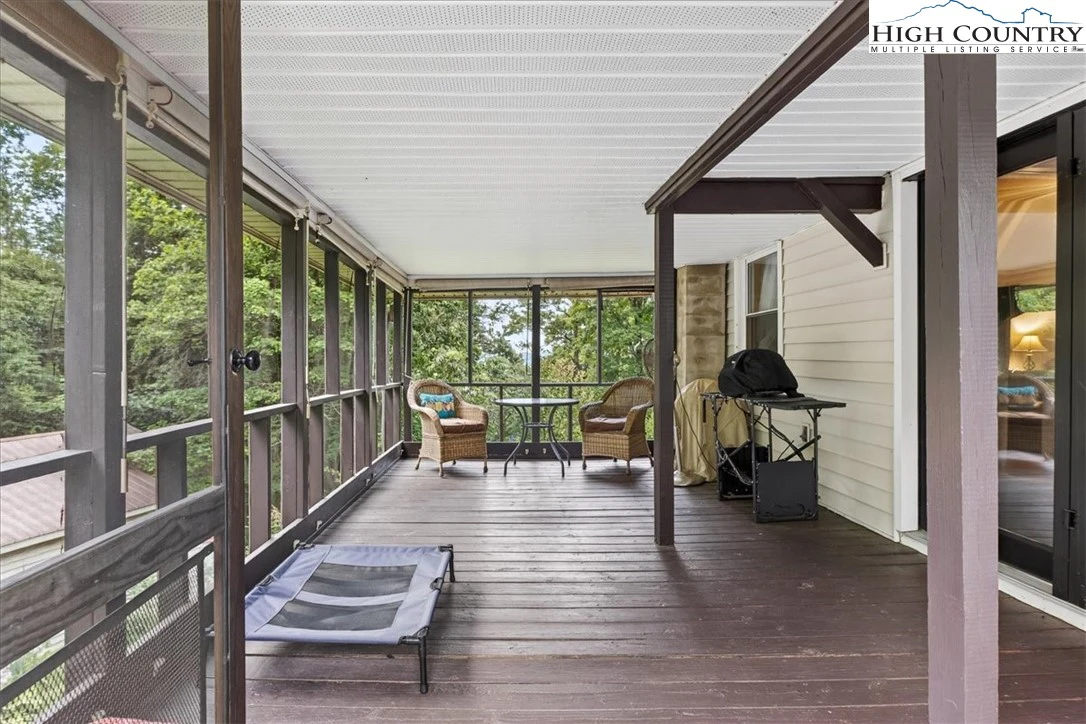 Image number 9 for the current listing