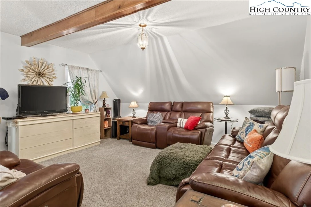 Image number 2 for the current listing