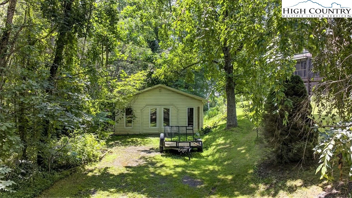 Image number 11 for the current listing