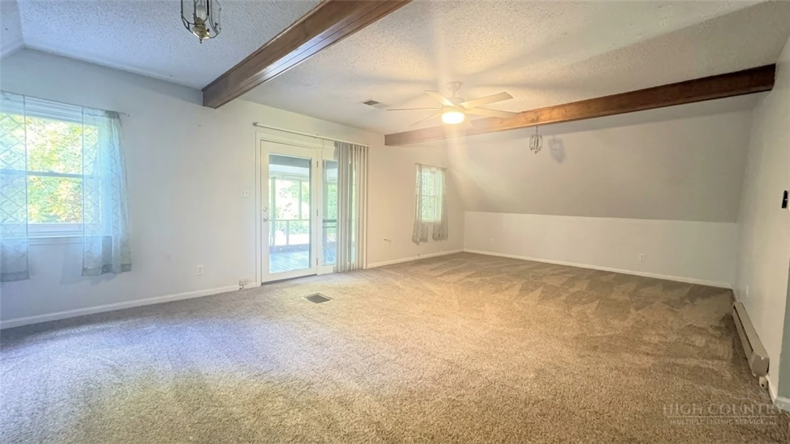 Image number 16 for the current listing
