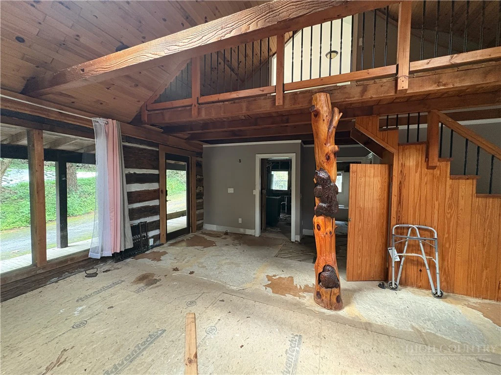 Image number 10 for the current listing