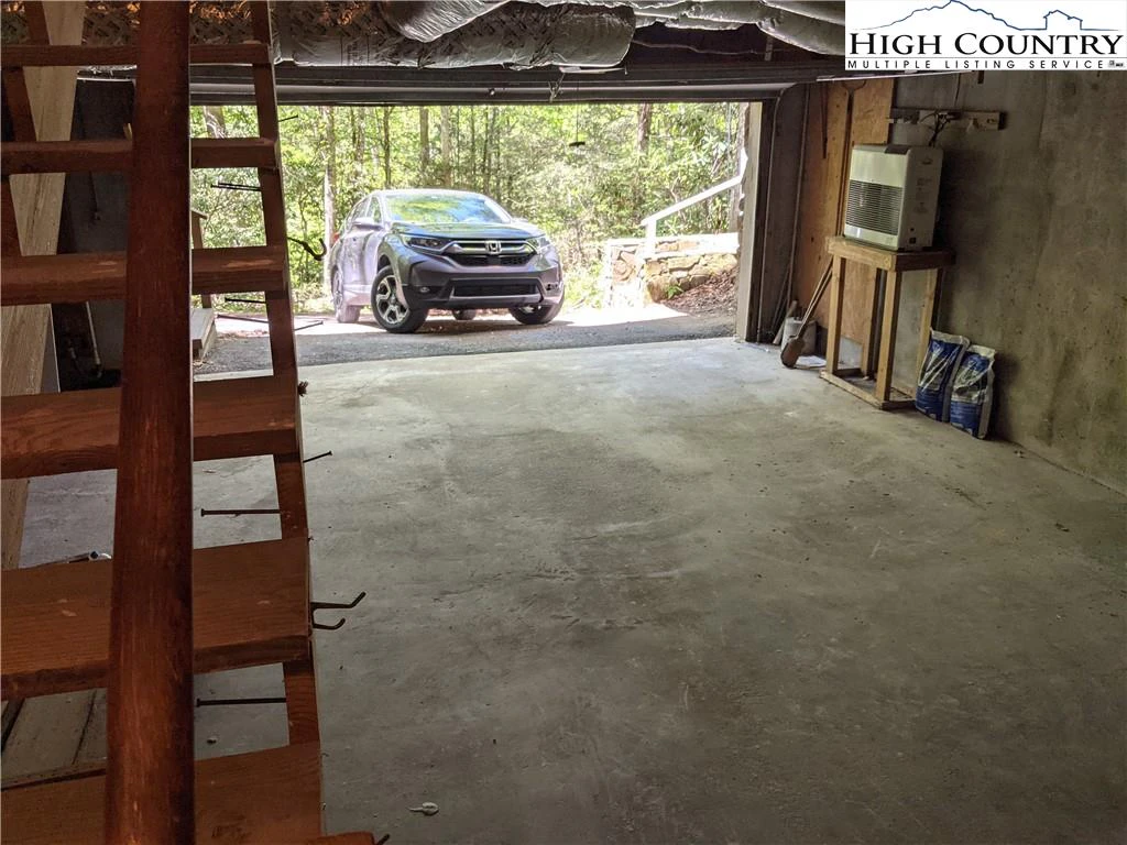 Image number 7 for the current listing