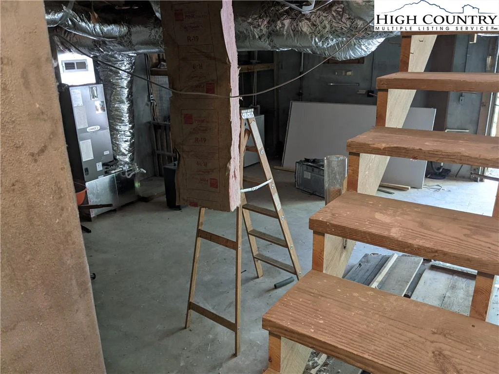 Image number 6 for the current listing