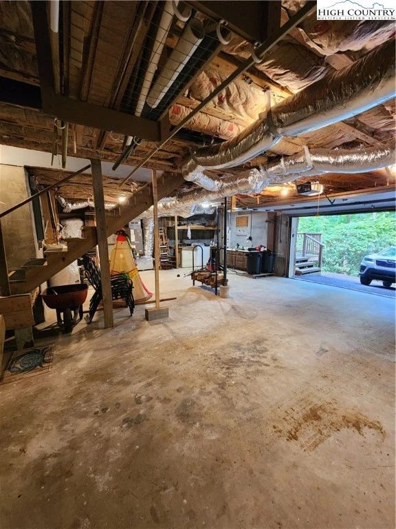 Image number 4 for the current listing