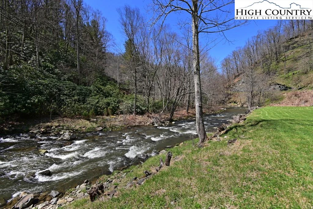 Image number 1 for the current listing