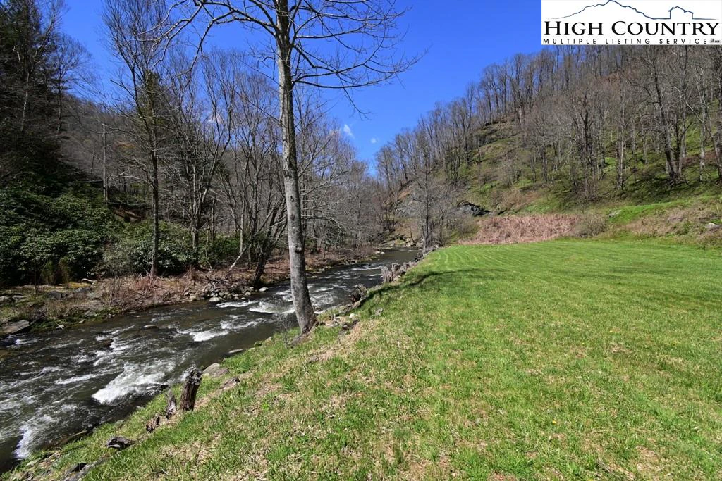 Image number 5 for the current listing