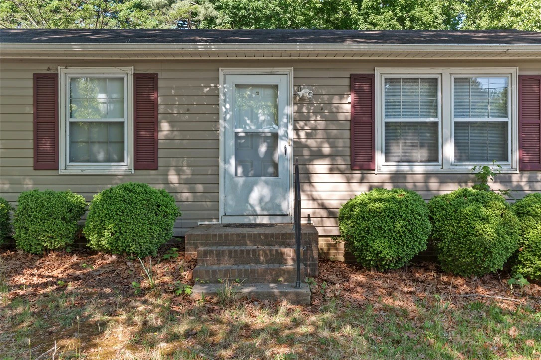 Image number 17 for the current listing