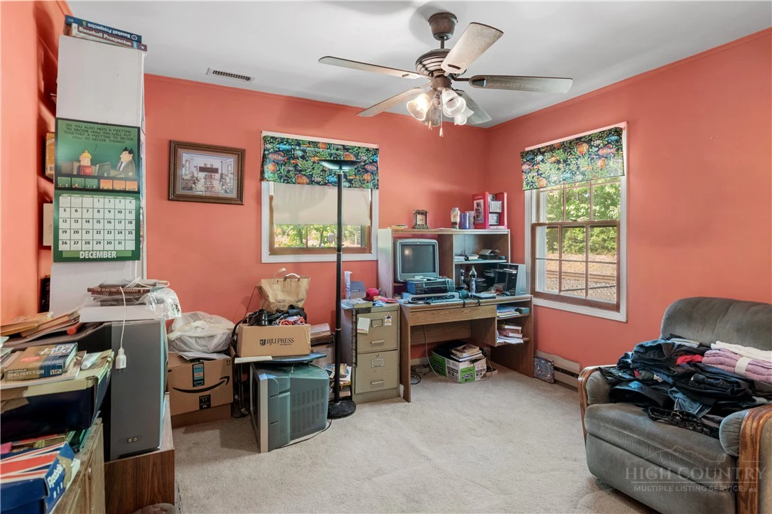 Image number 11 for the current listing