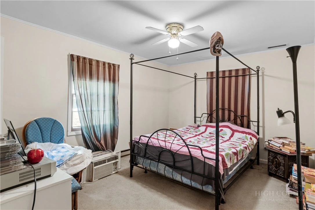 Image number 8 for the current listing
