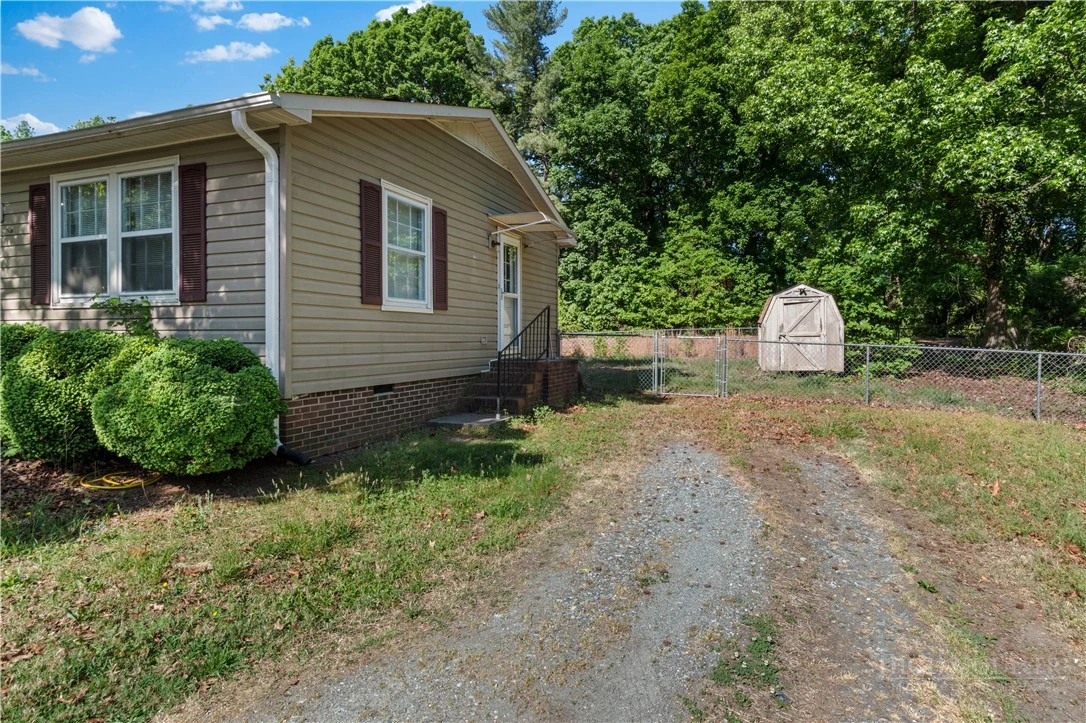 Image number 4 for the current listing