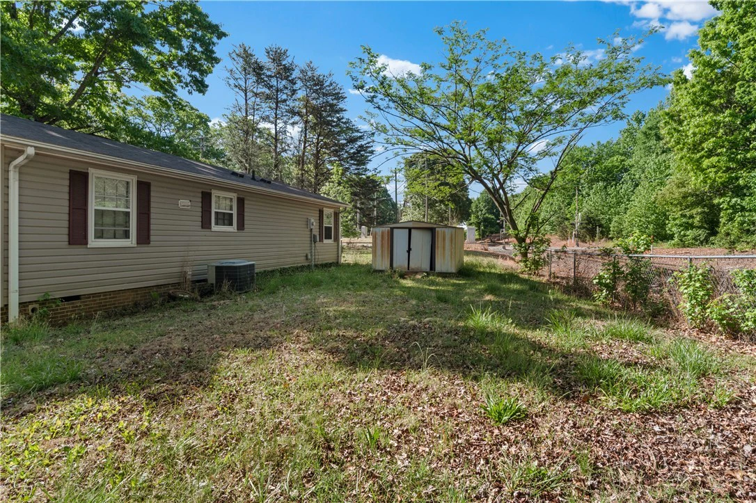 Image number 3 for the current listing
