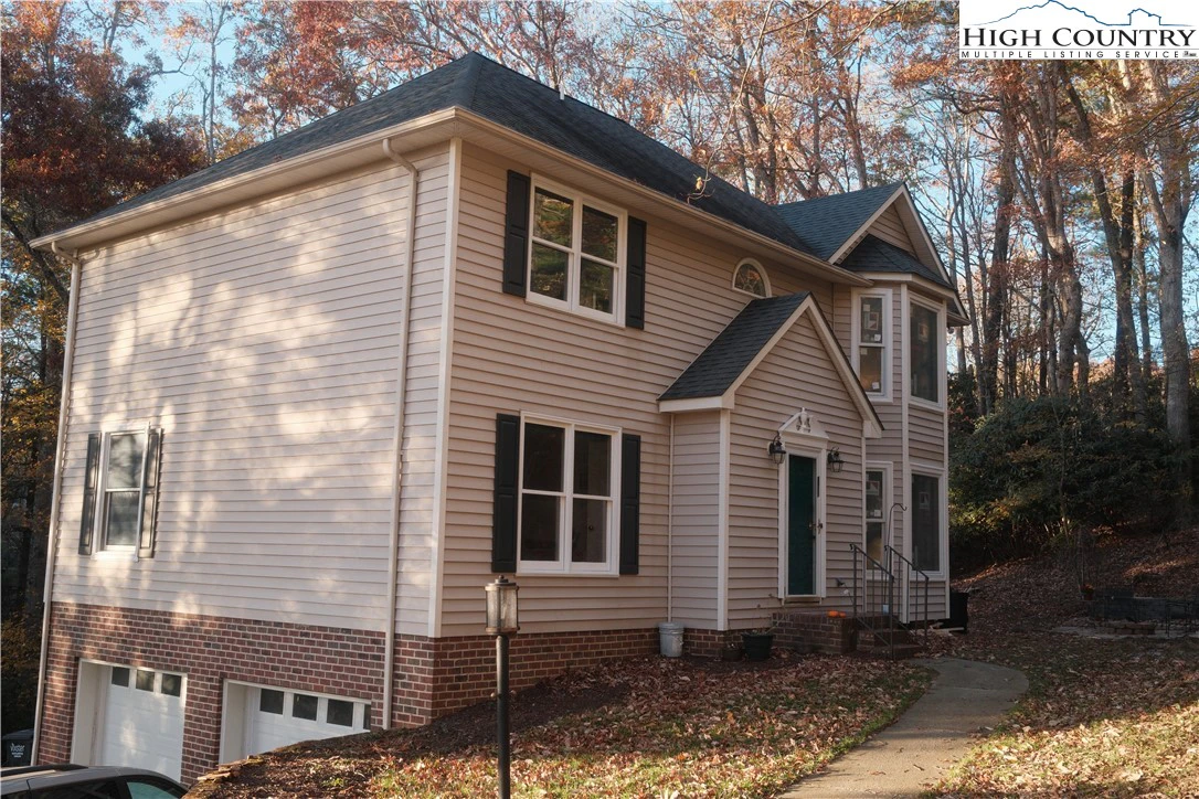 Image number 1 for the current listing
