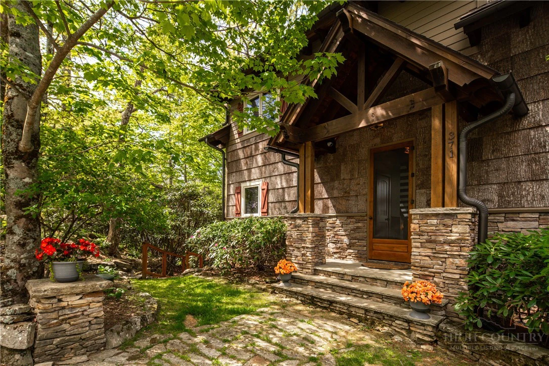 Image number 20 for the current listing