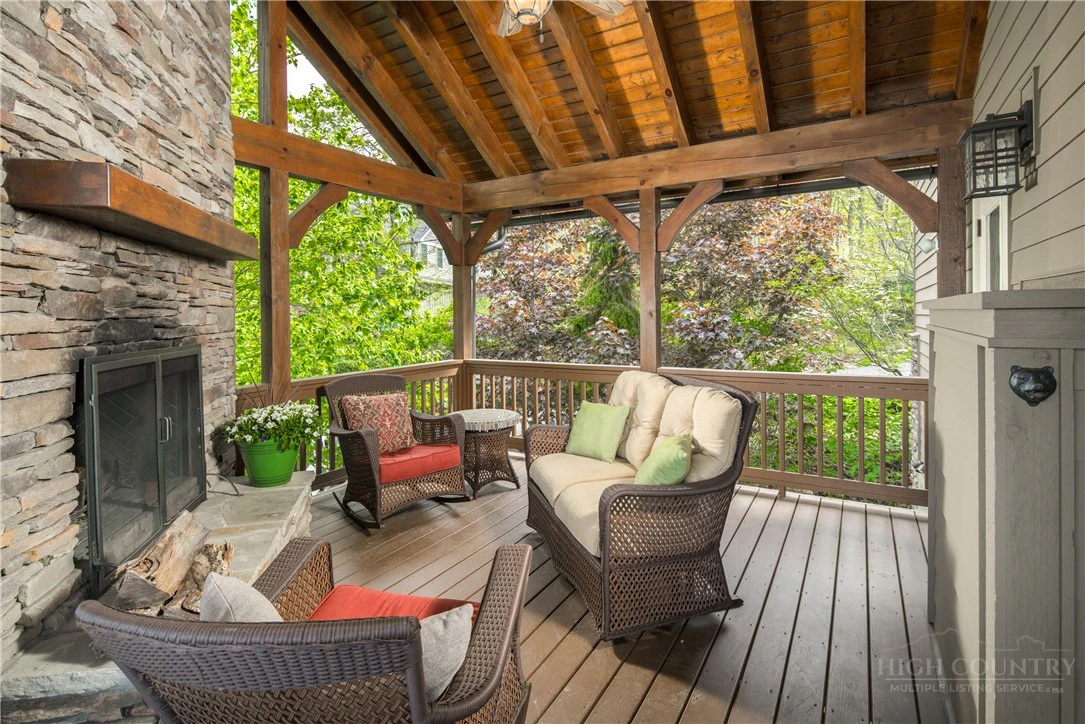 Image number 21 for the current listing
