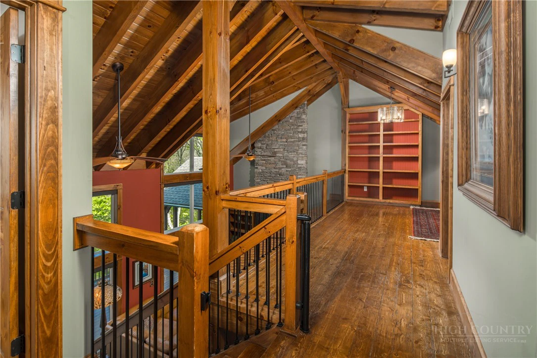Image number 3 for the current listing