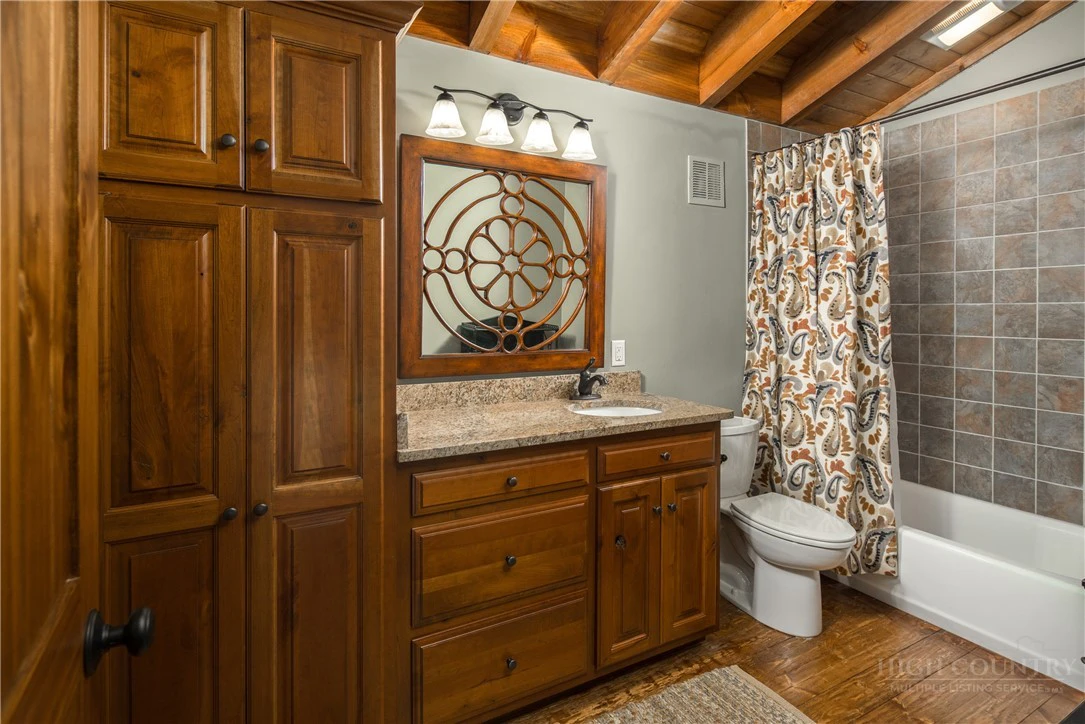 Image number 7 for the current listing