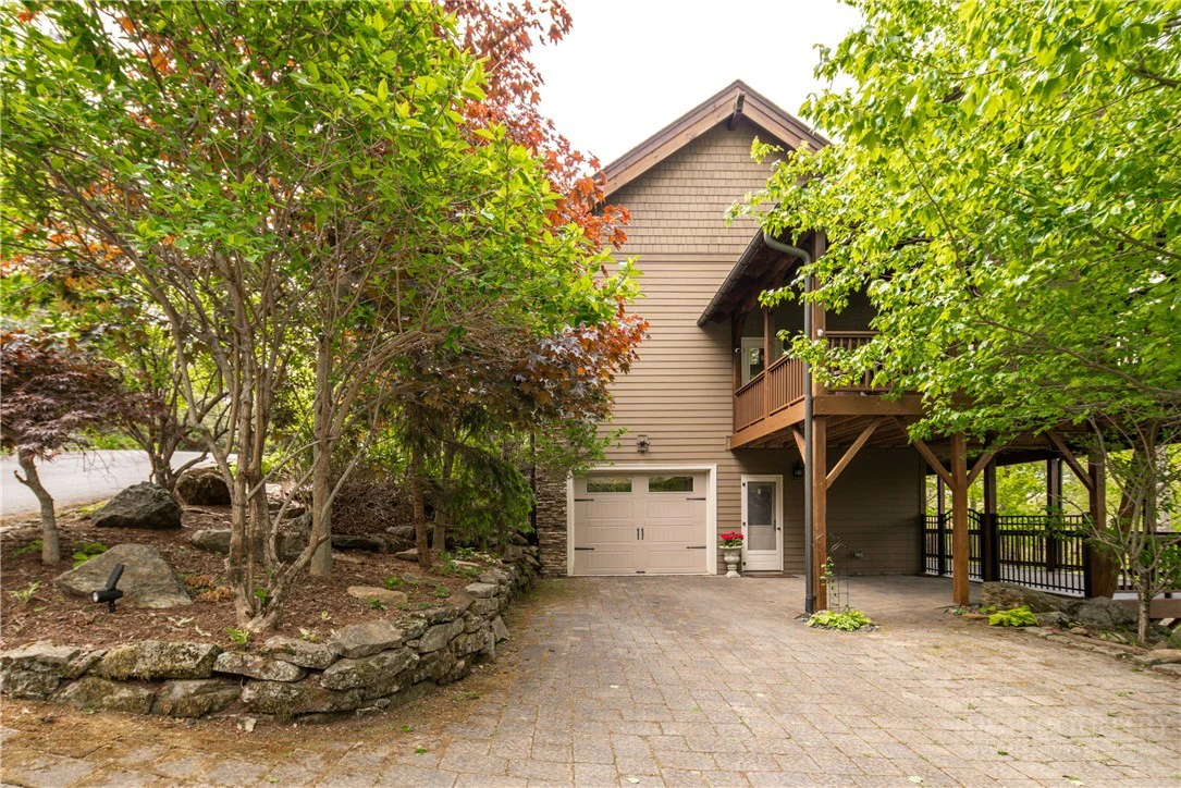 Image number 14 for the current listing