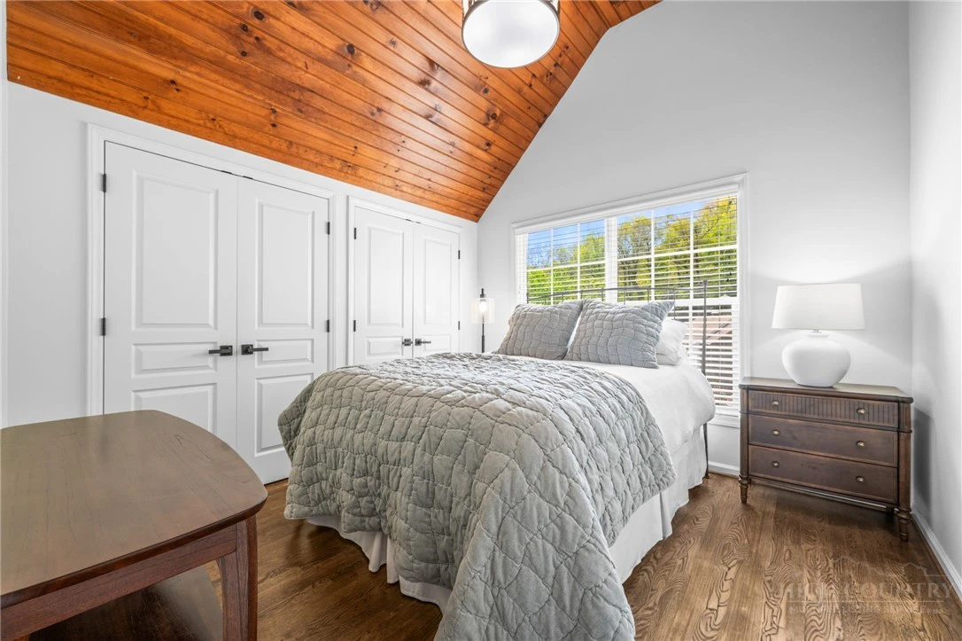 Image number 6 for the current listing